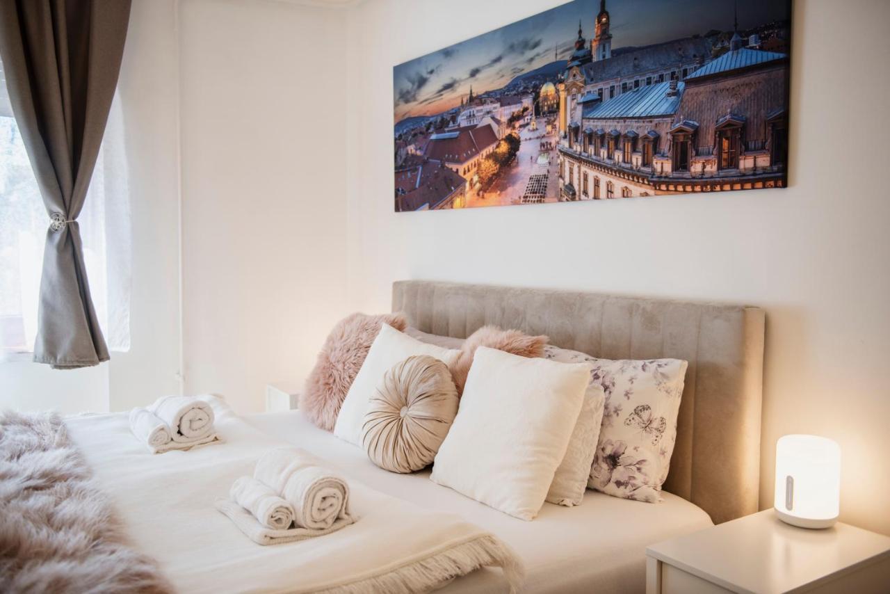 Heart Of Pecs Apartman Free Parking ภายนอก รูปภาพ